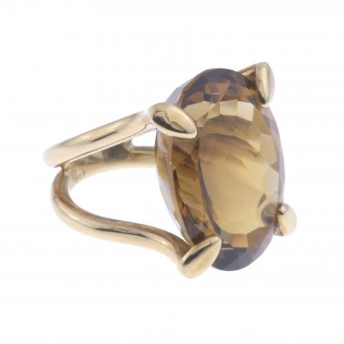 LARGE RING WITH QUARTZ.