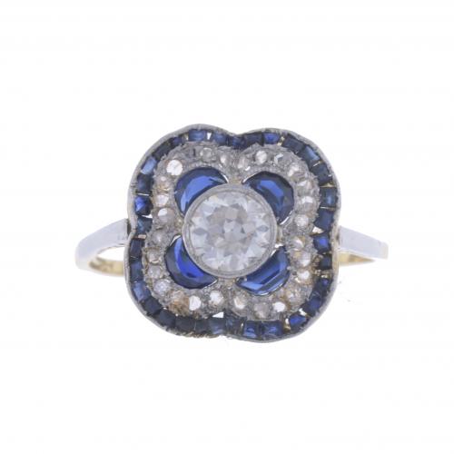 ART DÉCO RING WITH DIAMONDS AND SAPPHIRES.