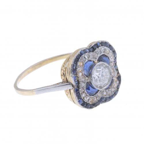 ART DÉCO RING WITH DIAMONDS AND SAPPHIRES.