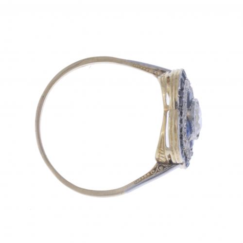 ART DÉCO RING WITH DIAMONDS AND SAPPHIRES.