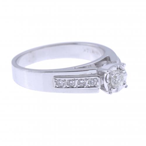 THREE STACKABLE DIAMONDS RINGS.
