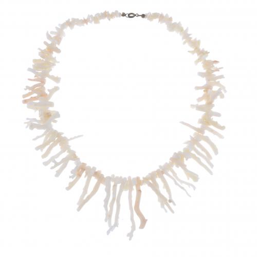 NECKLACE MADE OF WHITE CORAL BRANCHES.