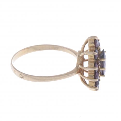 SHUTTLE RING WITH GARNETS.