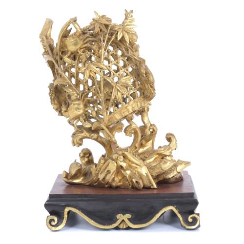 CHINESE SCHOOL, FIRST HALF 20TH CENTURY. CARVING IN THE SHAPE OF A FISHING NET.