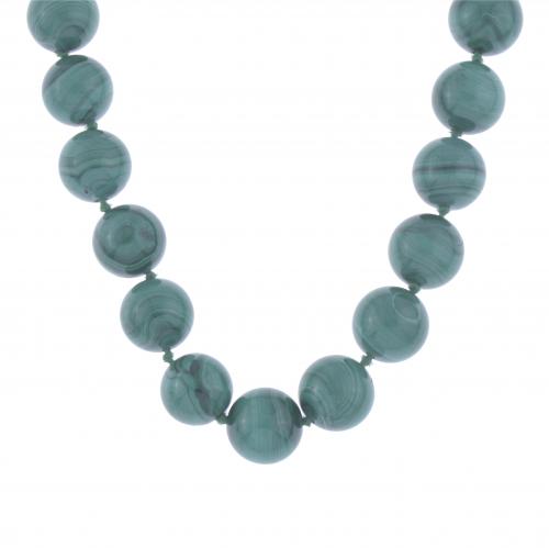 COLLAR LARGO DE MALAQUITA.