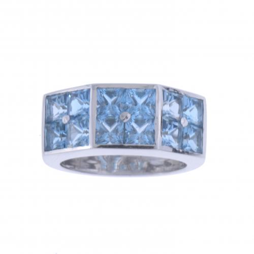 RING WITH TOPAZES.