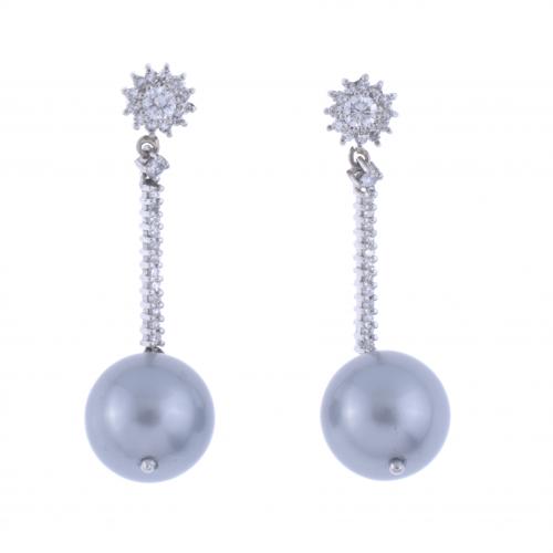 PENDIENTES LARGOS CON DIAMANTES Y PERLA TAHITÍ.