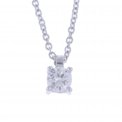 COLGANTE CON DIAMANTE.