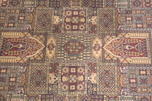 PERSIAN WOOL CARPET, 20TH CENTURY.