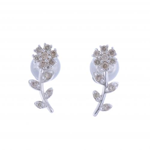 PEQUEÑOS PENDIENTES FLORALES.
