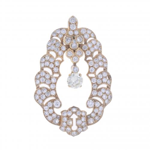 COLGANTE CON DIAMANTES.