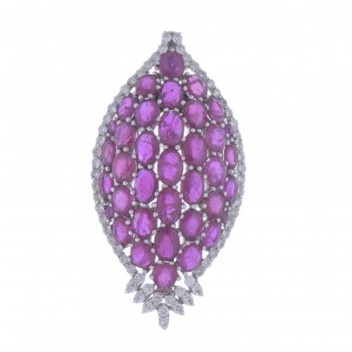 COLGANTE DE RUBIES BIRMANOS Y DIAMANTES.