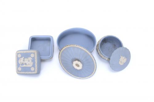 WEDGEWOOD MANUFACTURE. THREE PORCELAIN CHOCOLATES JARS.