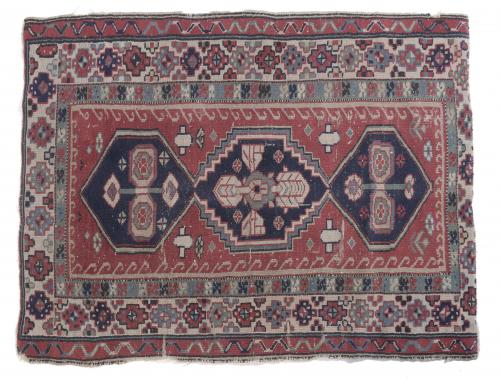 PERSIAN TRIMMED HALLWAY CARPET, 2ND HALF OF THE 20TH CENTURY.