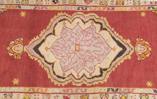 NEPALESE CARPET, 20TH CENTURY.