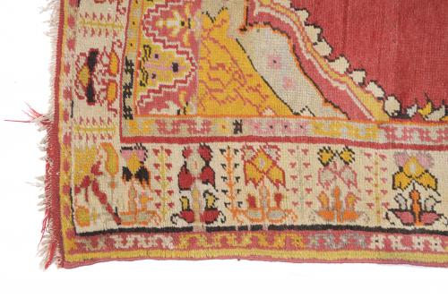 NEPALESE CARPET, 20TH CENTURY.