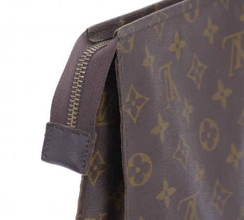 LOUIS VUITTON. VANITY CASE, CIRCA 2000.