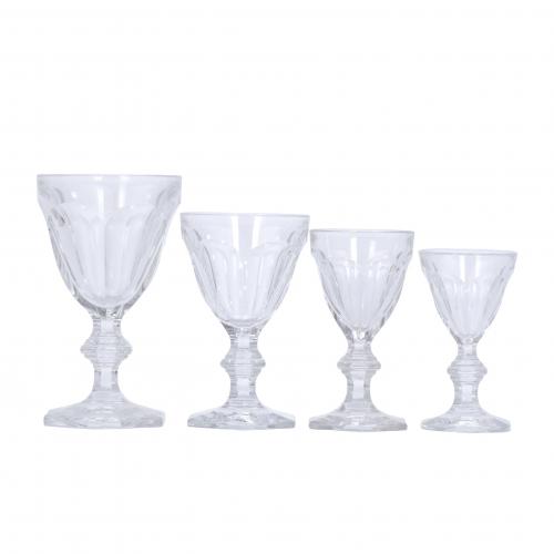 BACCARAT MANUFACTURE. GLASSWARE WITH TWENTY-FOUR GLASSES, SECOND HALF 20TH CENTURY.