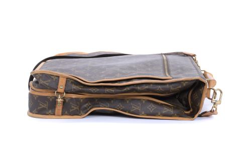 LOUIS VUITTON. SUITCASE, CIRCA 2000.
