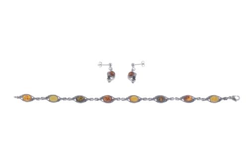 BRACELET AND EARRINGS WITH AMBER SIMILE.