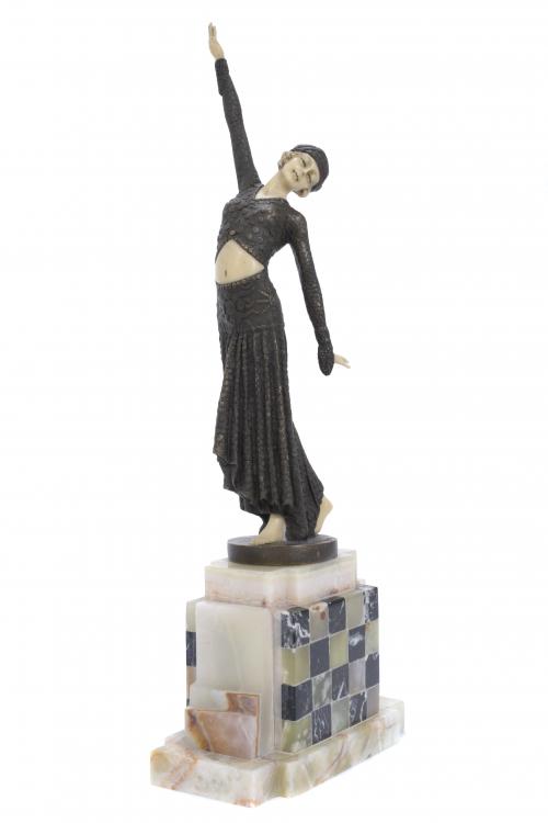 AFER MODELS BY DEMÉTRE CHIPARUS (1886-1947).  "FOOTSTEPS",