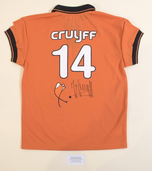 SIGNED T-SHIRT OF THANKS FROM THE CRUYFF FOUNDATION, 2005