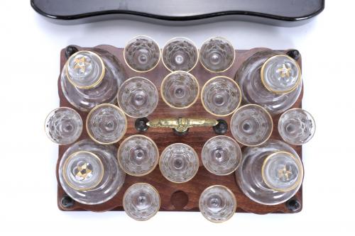 LIQUOR BOX, MID 20TH CENTURY.
