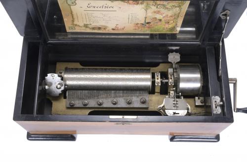 SWISS MUSIC BOX, LATE 19TH CENTURY.