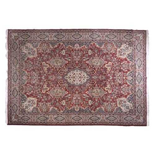 PERSIAN CARPET, LATE 20TH CENTURY.