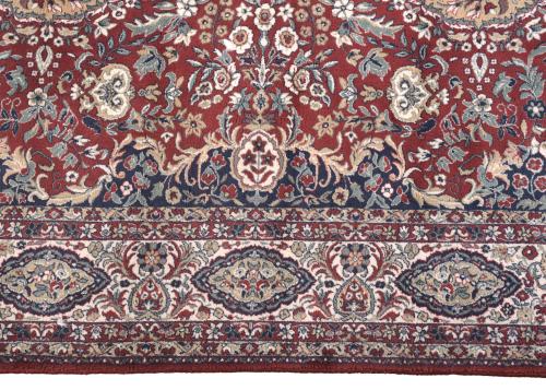 PERSIAN CARPET, LATE 20TH CENTURY.