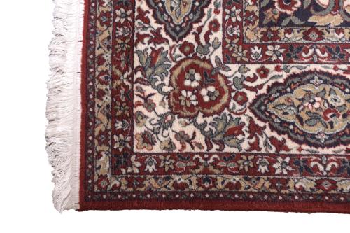 PERSIAN CARPET, LATE 20TH CENTURY.