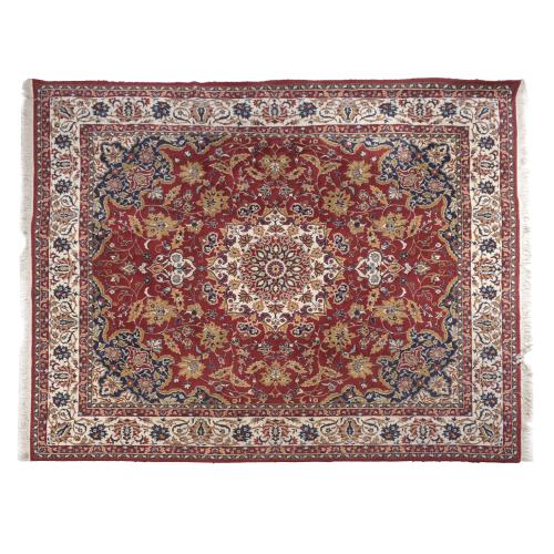 PERSIAN CARPET, LATE 20TH CENTURY.