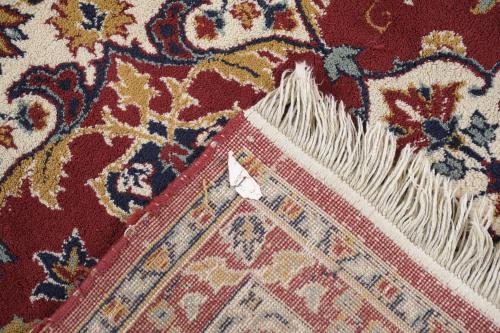 PERSIAN CARPET, LATE 20TH CENTURY.
