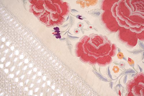 MANILA SHAWL, LATE 19TH CENTURY.
