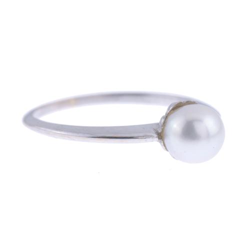 RING WITH A SMALL PEARL.