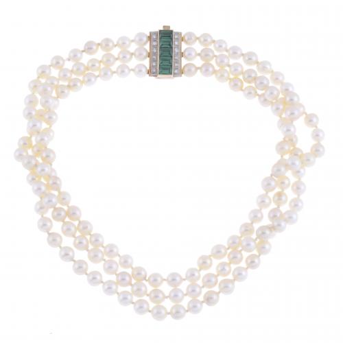 PEARLS CHOKER WITH TOURMALINES AND DIAMONDS CLASP.