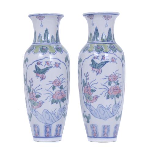 TWO CHINESE VASES, REPUBLIC, SECOND HALF OF THE 20TH CENTURY.