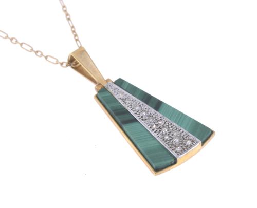 ART DECO PENDANT WITH MALACHITE AND DIAMONDS.