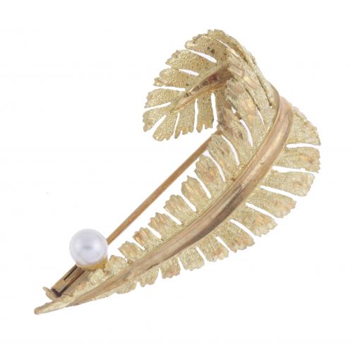 LEAF-SHAPED BROOCH, 1940'S.
