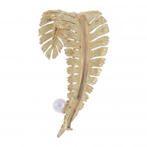 LEAF-SHAPED BROOCH, 1940&#39;S.