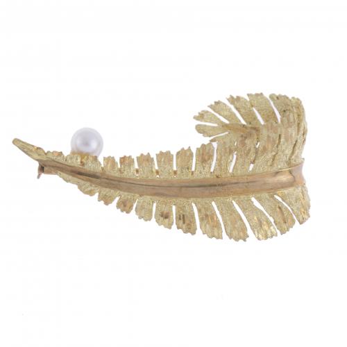 LEAF-SHAPED BROOCH, 1940&#39;S.