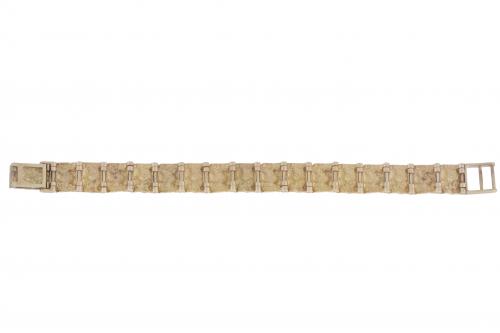 TEXTURED WIDE BRACELET.