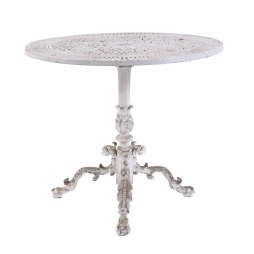 GARDEN TABLE.