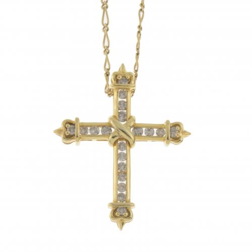 PENDANT CROSS WITH DIAMONDS.