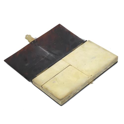 HAND POWDER CASE.