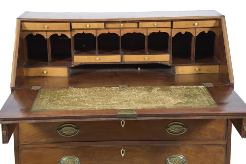ENGLISH WRITING DESK, GEORGE IV STYLE. LATE 19TH CENTURY.