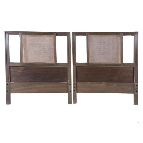 JORDI VILANOVA I BOSCH (1925-1998) PAREJA DE CABEZALES DE CAMA INDIVIDUAL.