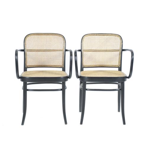 ATRIB. THONET  PAREJA DE SILLAS CON BRAZOS.