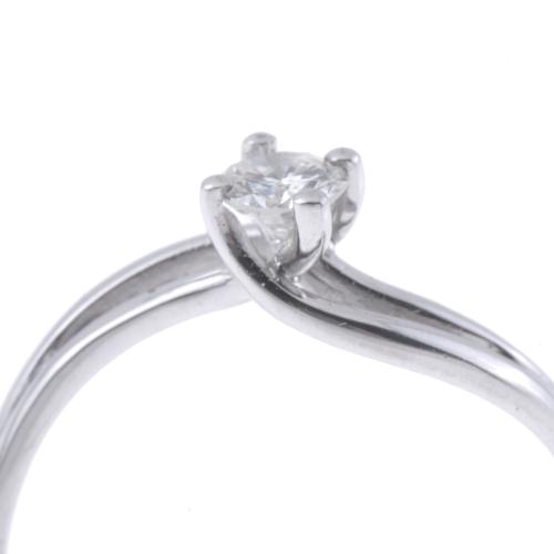 DIAMOND SOLITAIRE RING.