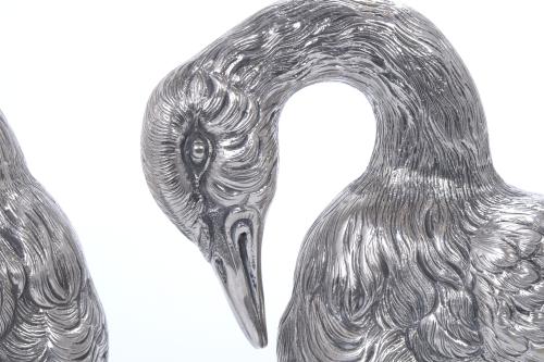 PAIR OF BIRDS IN ENGLISH SILVER, 19TH CENTURY.